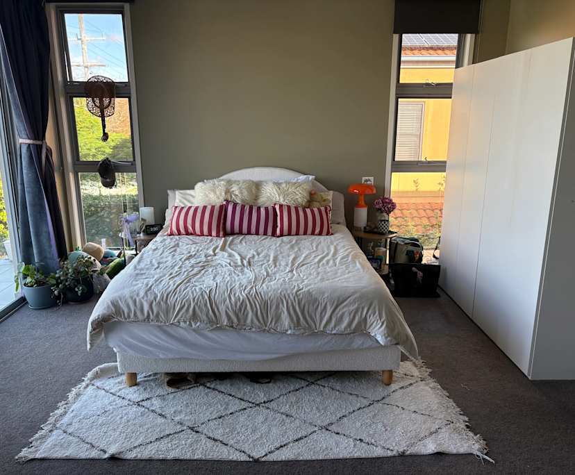 Unfurnished room in a flatshare