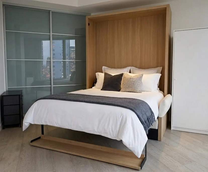 Furnished room in a flatshare