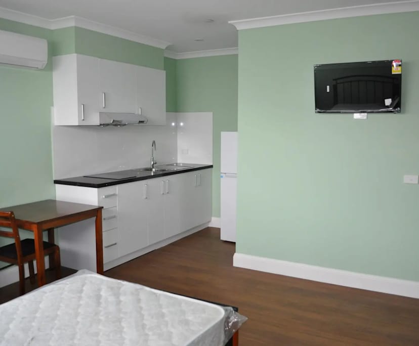 $300, Student-accommodation, 2 rooms, Oakleigh East VIC 3166, Oakleigh East VIC 3166