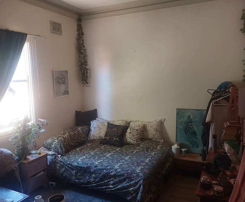 Unfurnished room in a share house