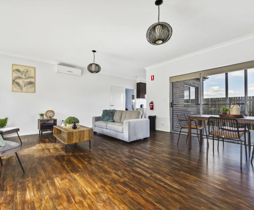 Furnished room in a flatshare