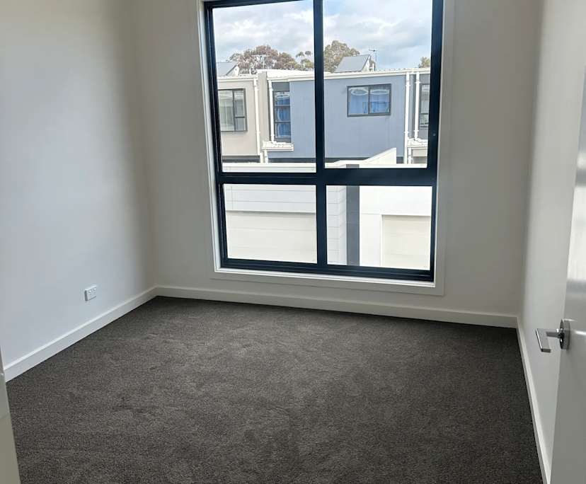 $270, Share-house, 3 bathrooms, Doveton VIC 3177