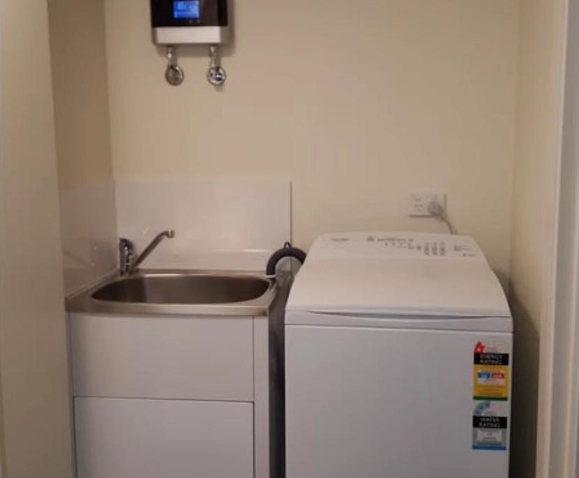 $400, Flatshare, 2 bathrooms, Indooroopilly QLD 4068