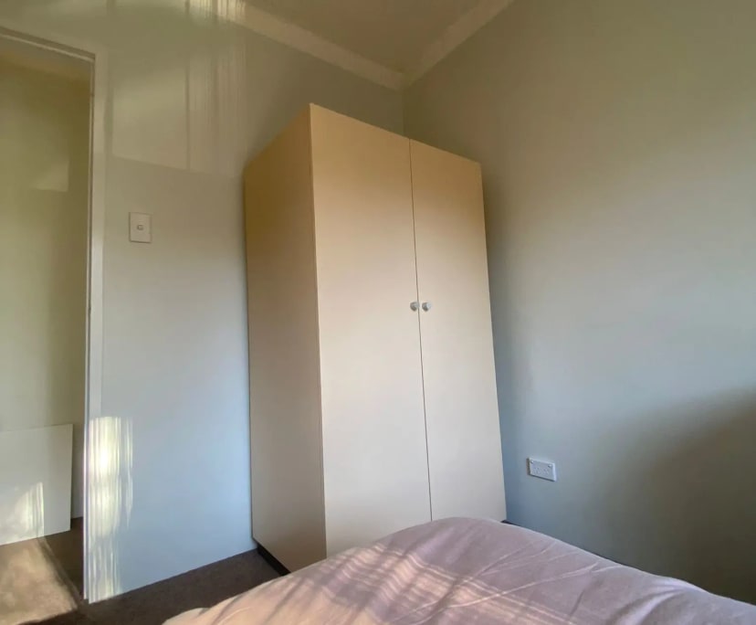 Furnished room in a flatshare