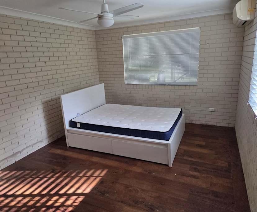 $280, Share-house, 5 bathrooms, Holland Park West QLD 4121