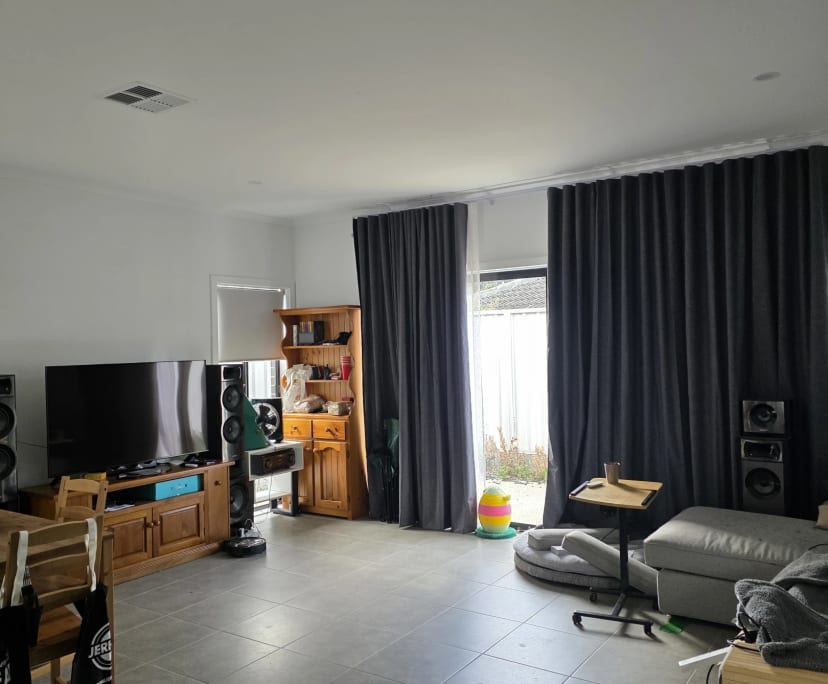 Room in a share house