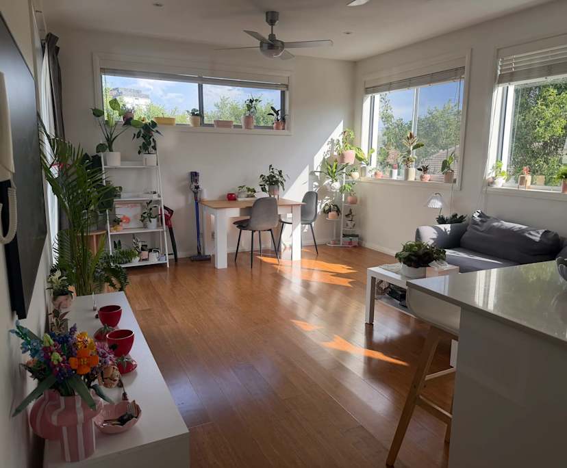 Unfurnished room with own bathroom