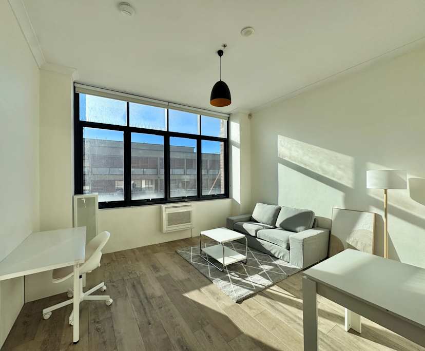 Furnished room studio flat for rent