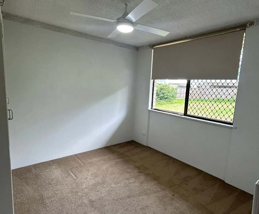 Unfurnished room in a flatshare