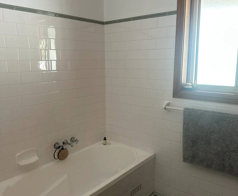 $285, Share-house, 4 bathrooms, Mount Hutton NSW 2290