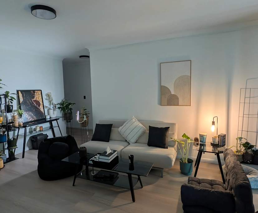 Furnished room in a flatshare