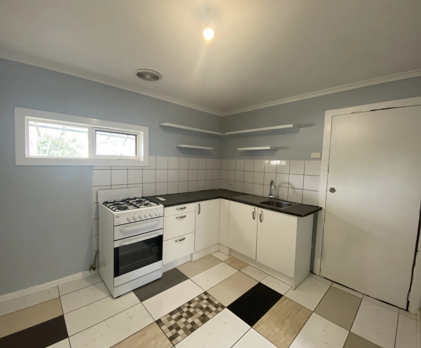 $330, Granny-flat, 1 bathroom, Bradbury NSW 2560
