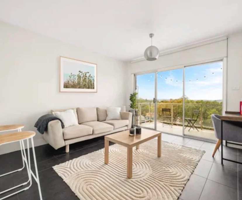 Unfurnished room in a flatshare