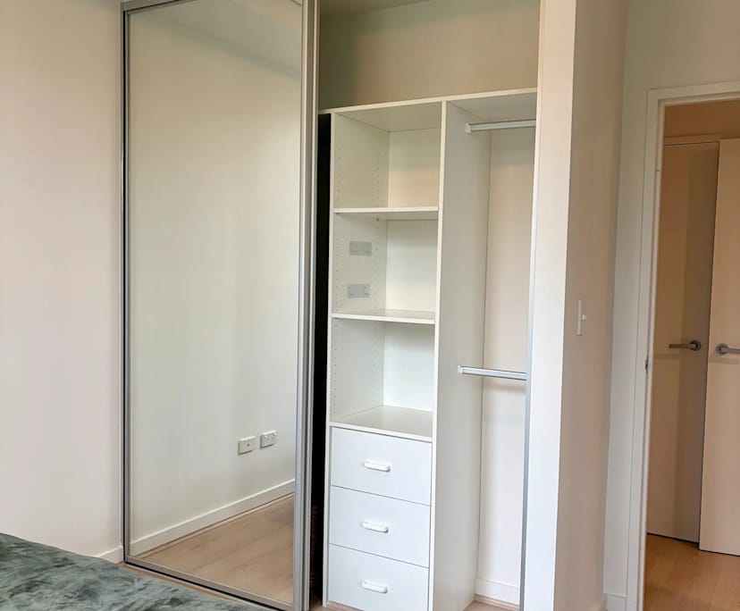 Furnished room in a flatshare