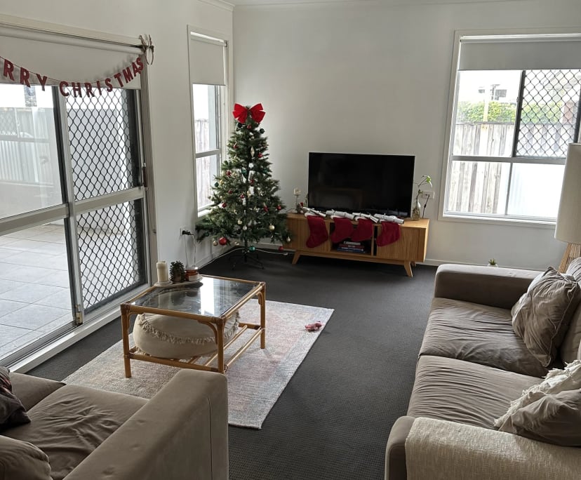 $305, Share-house, 3 bathrooms, Mermaid Waters QLD 4218