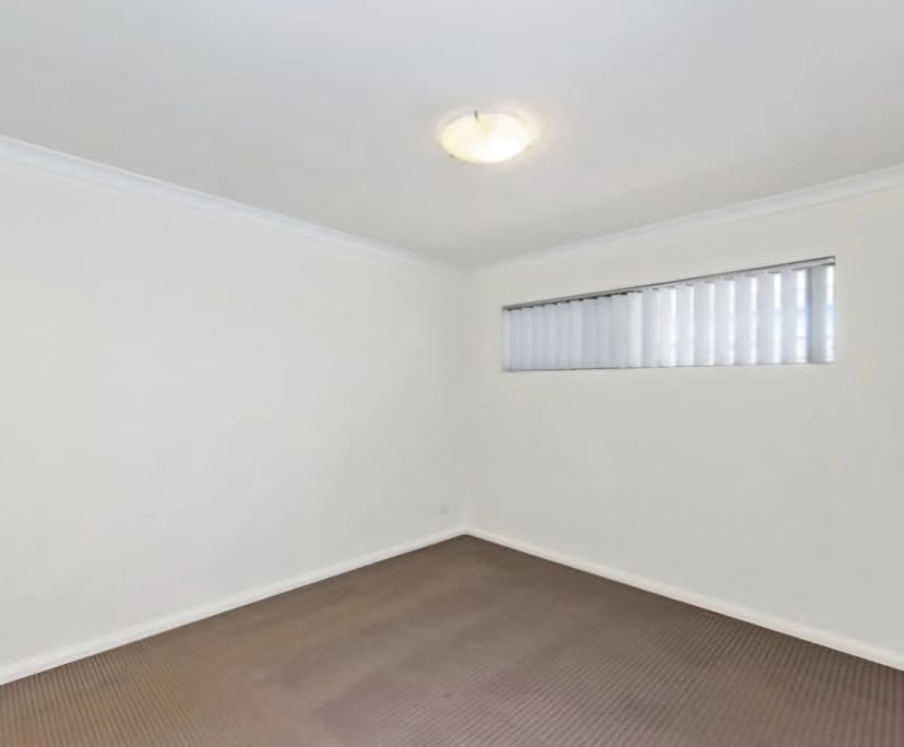 Unfurnished room with ensuite in a flatshare