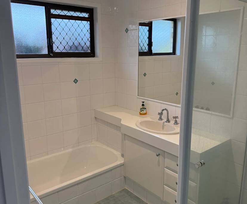 $470, Share-house, 3 bathrooms, Palm Beach QLD 4221