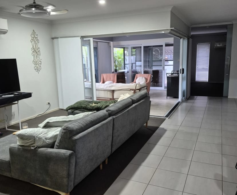 $350, Share-house, 4 bathrooms, Hope Island QLD 4212