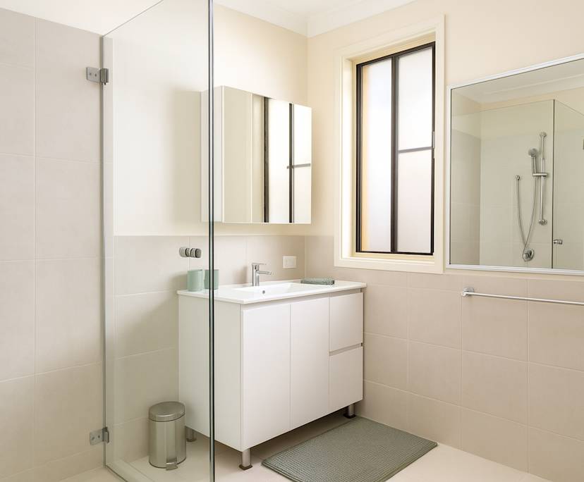 $240, Share-house, 6 bathrooms, Green Valley NSW 2168