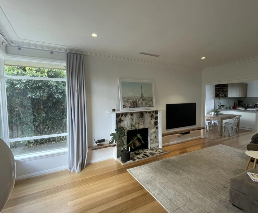 Room in a share house