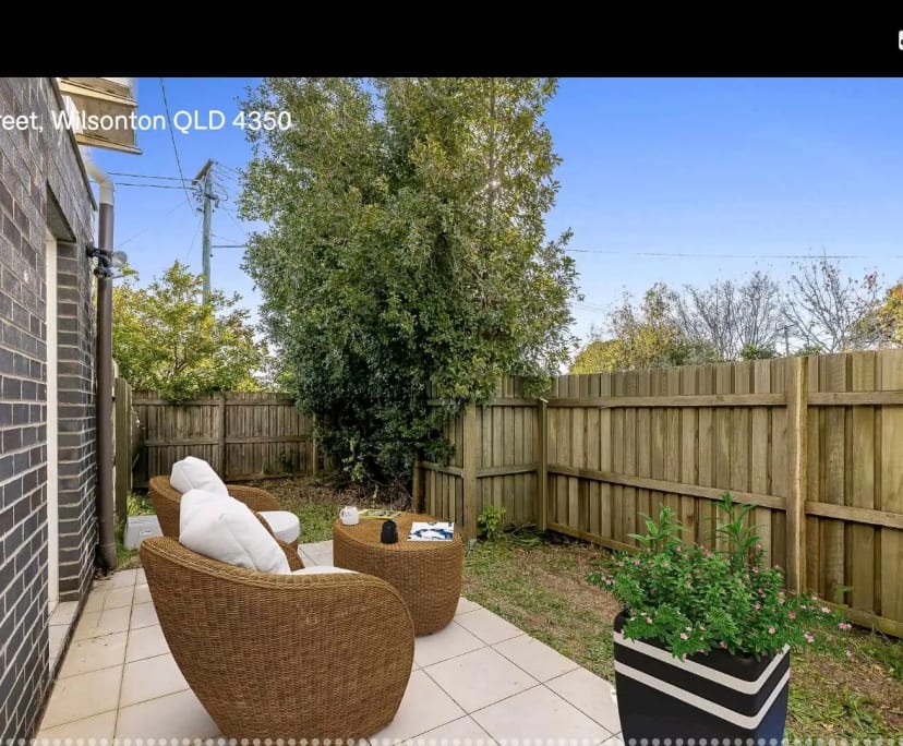 Room for Rent in Wilsonton, QLD 180, Unfurnished,...