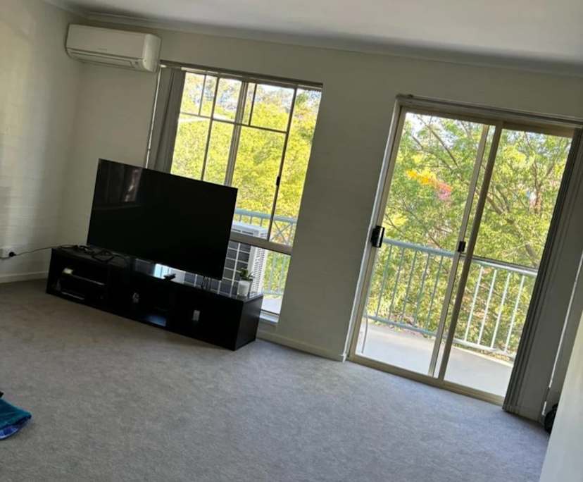 $285, Flatshare, 2 bathrooms, Phillip ACT 2606