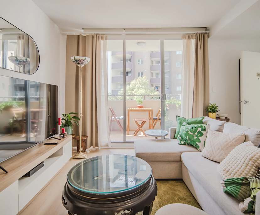 Furnished room in a flatshare