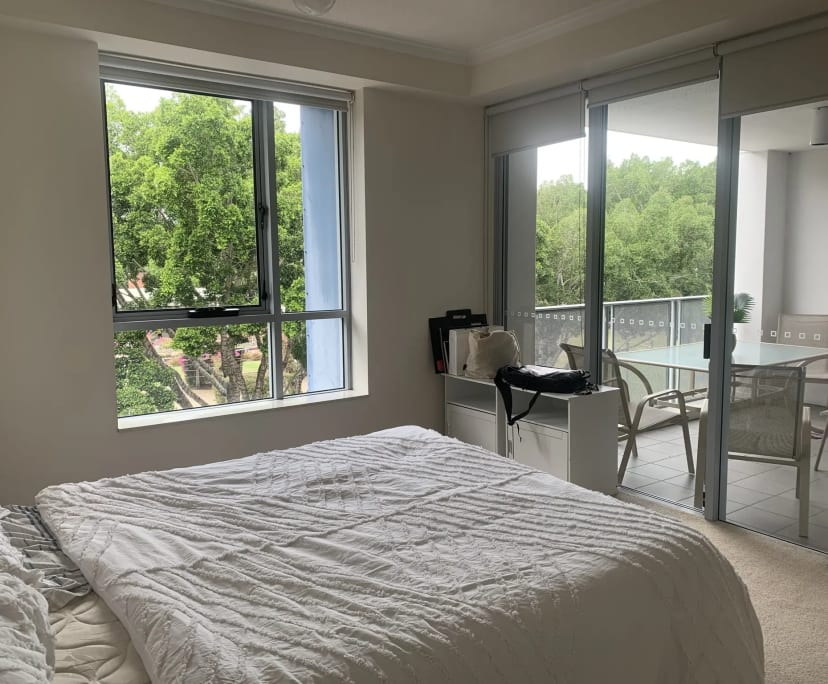 Furnished room with ensuite in a flatshare