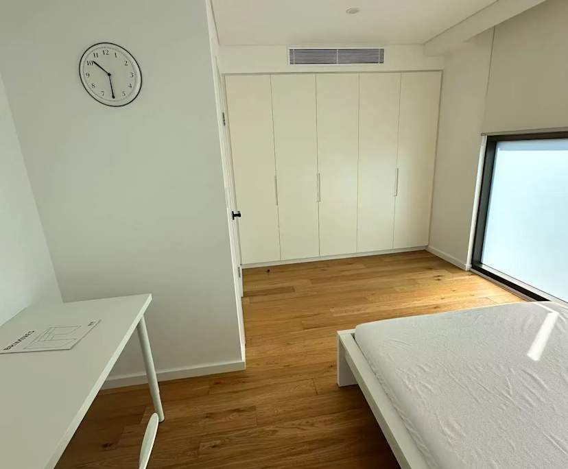 Furnished room with ensuite in a flatshare