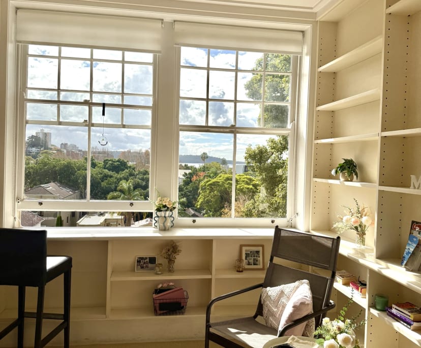 Furnished room in a flatshare