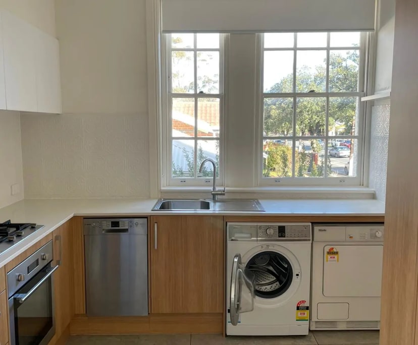 Furnished room in a flatshare