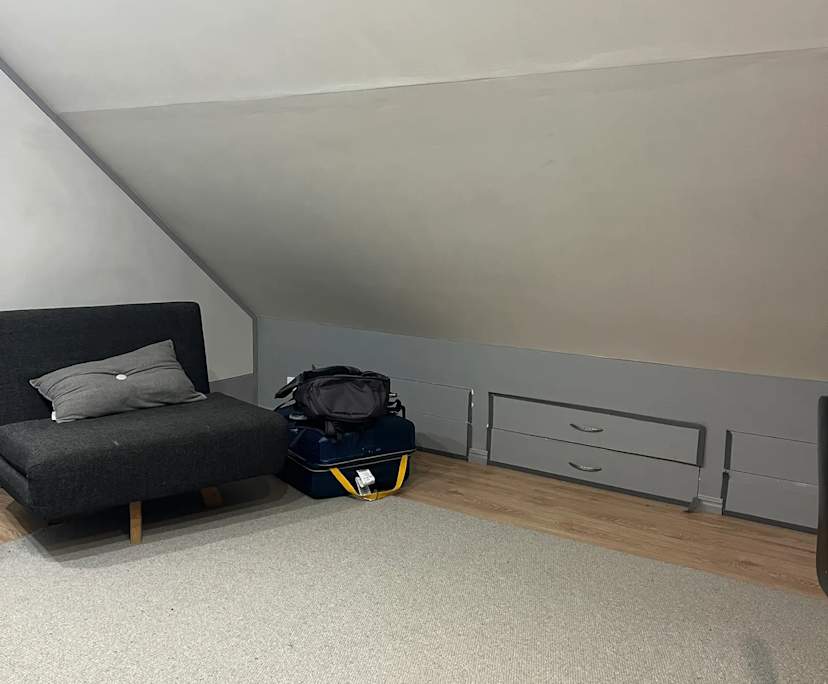 Furnished room with own bathroom