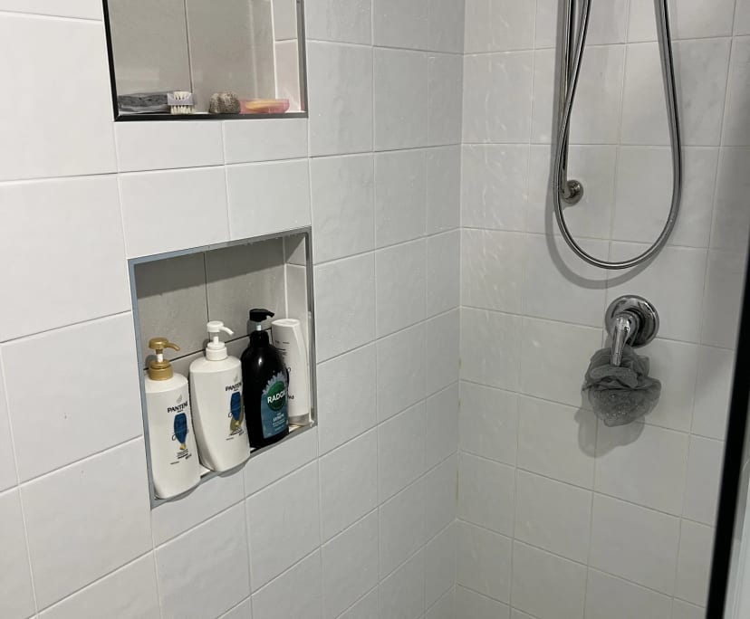 $250, Homestay, 3 bathrooms, Murphys Creek QLD 4352