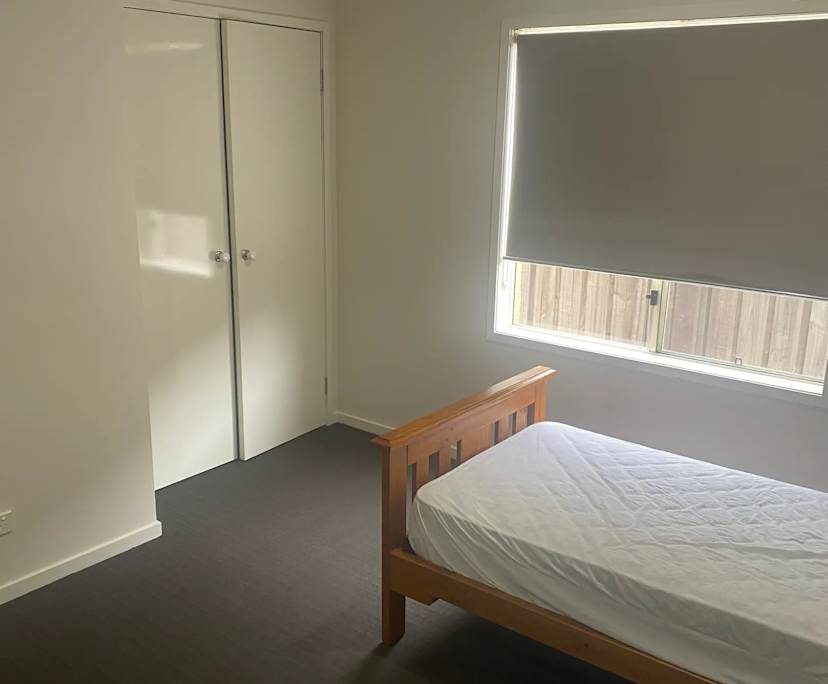 $200, Share-house, 5 bathrooms, Cranbourne East VIC 3977
