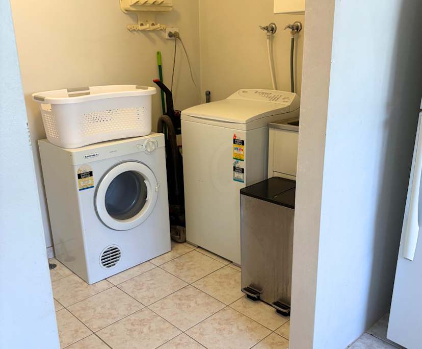 $330, Flatshare, 2 bathrooms, Sutherland NSW 2232