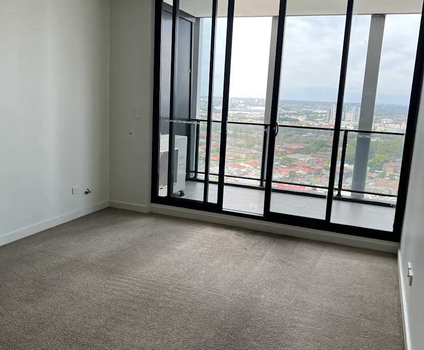 Unfurnished room with own bathroom