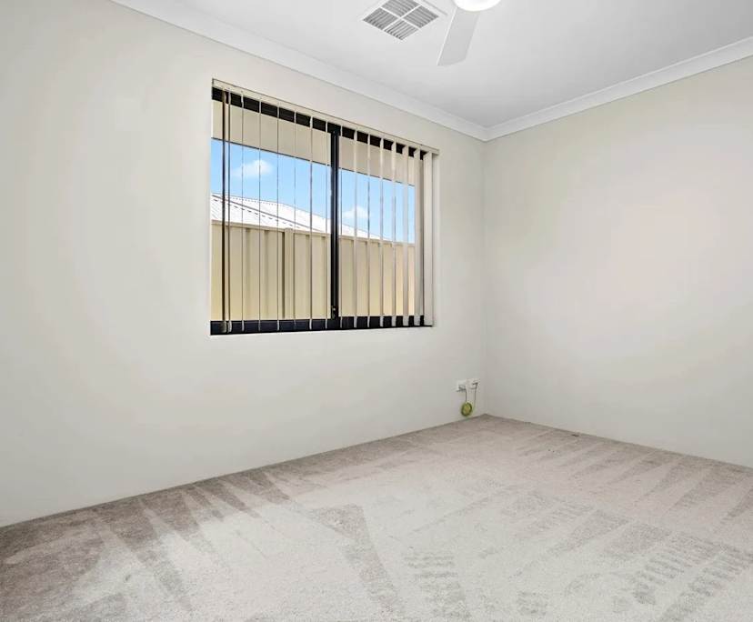 Unfurnished room in a share house