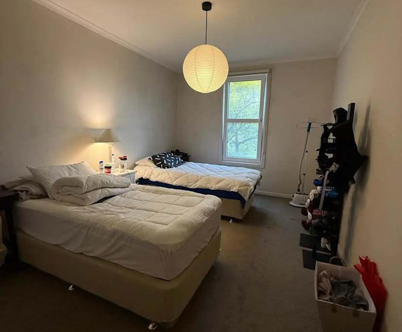 Furnished room in a flatshare