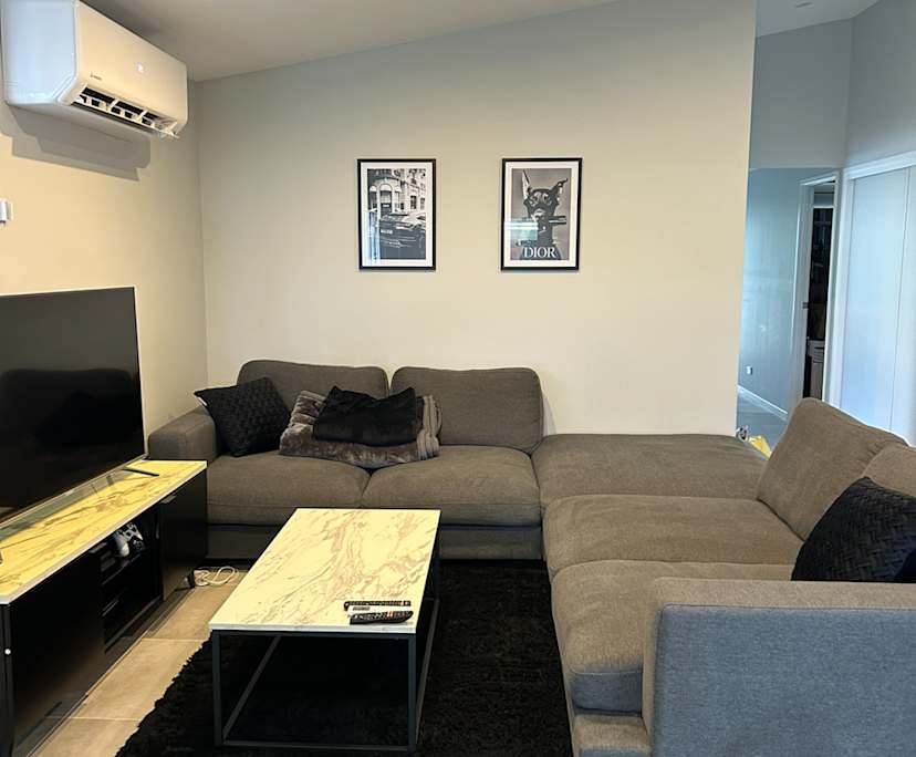 Unfurnished room with own bathroom