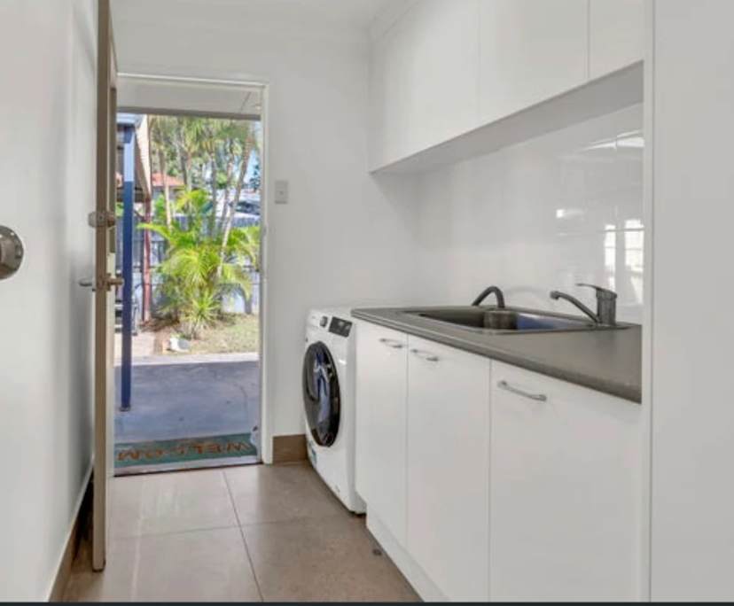 $330, Share-house, 3 bathrooms, Ashmore QLD 4214