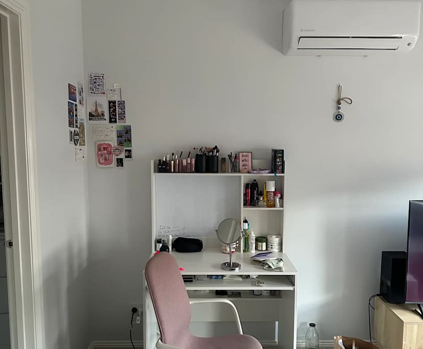 Room in a share house