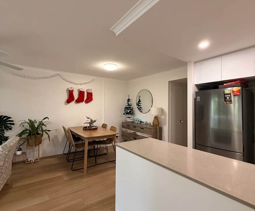 $350, Share-house, 2 bathrooms, Main Beach QLD 4217