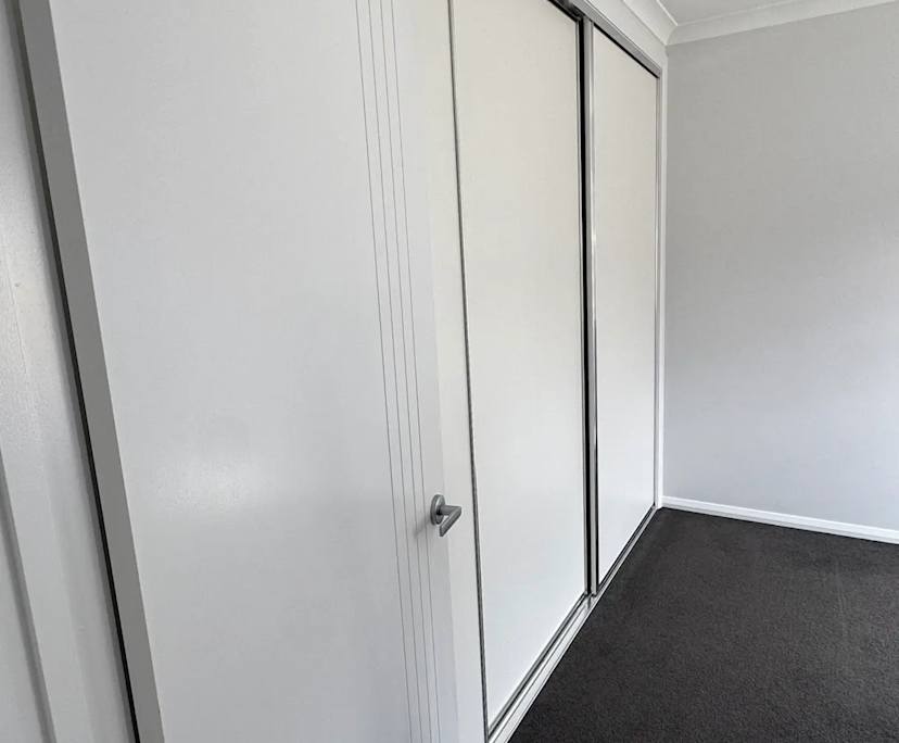 Unfurnished room in a flatshare