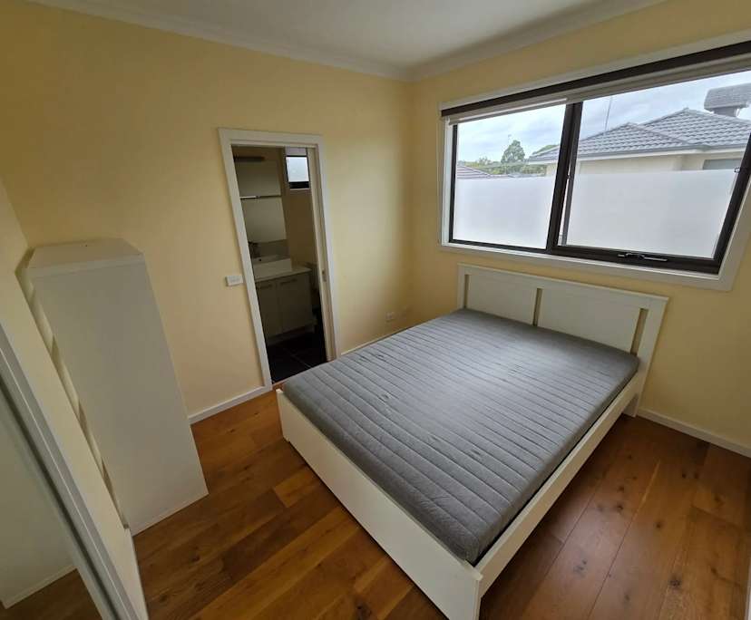 Room with ensuite in a flatshare