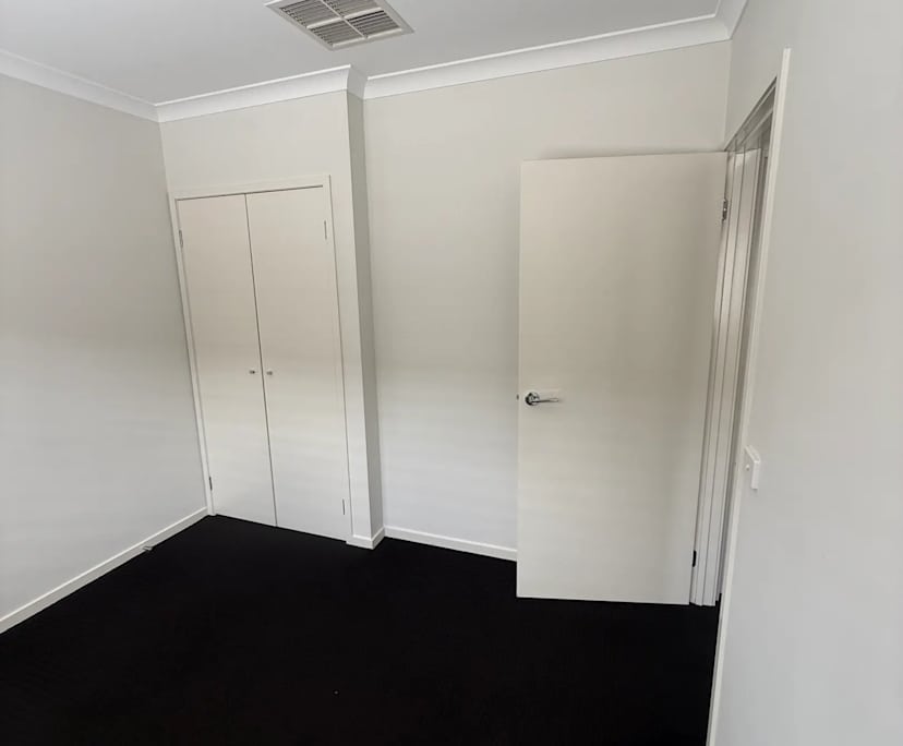 Unfurnished room in a share house