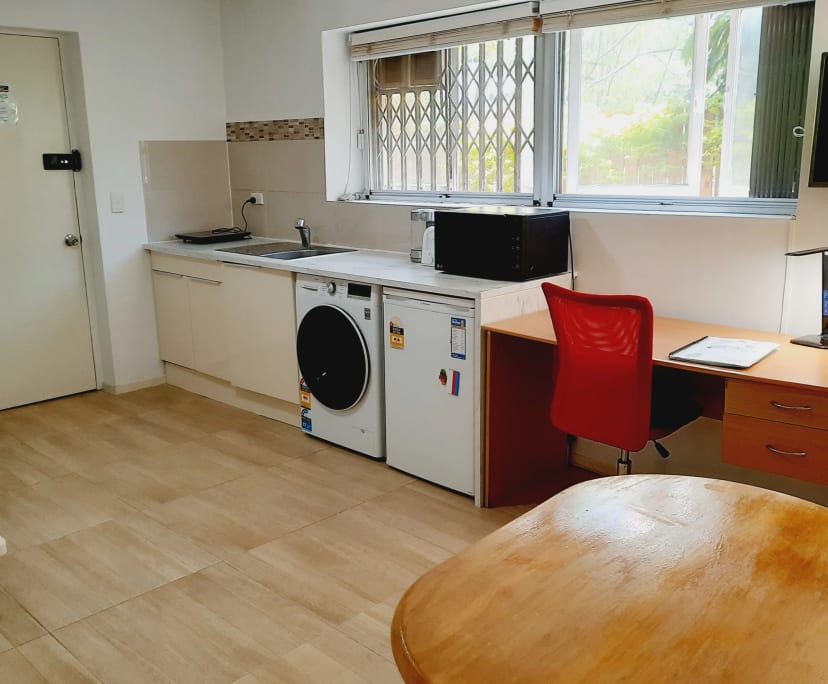 $300, Flatshare, 1 bathroom, Indooroopilly QLD 4068