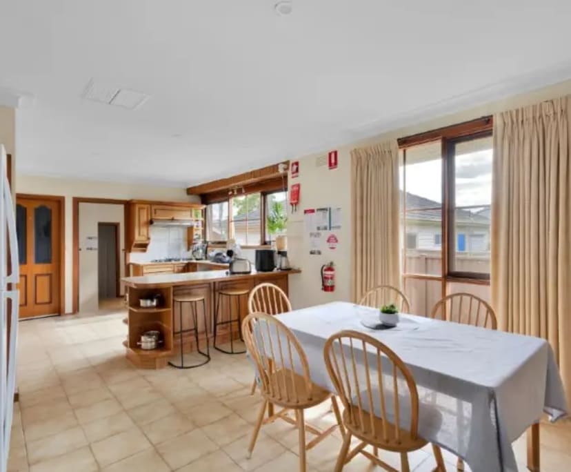 $230, Share-house, 6 bathrooms, Sunshine West VIC 3020
