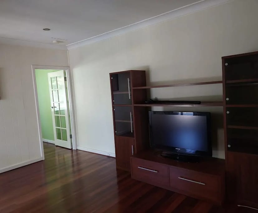 $300, Whole-property, 3 bathrooms, Riverton WA 6148