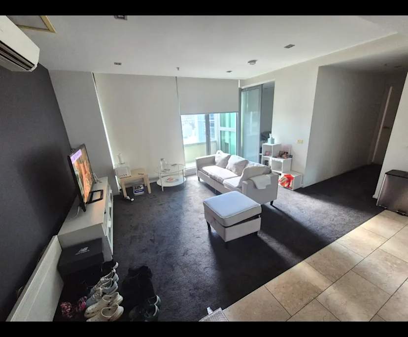 Furnished room with ensuite in a flatshare
