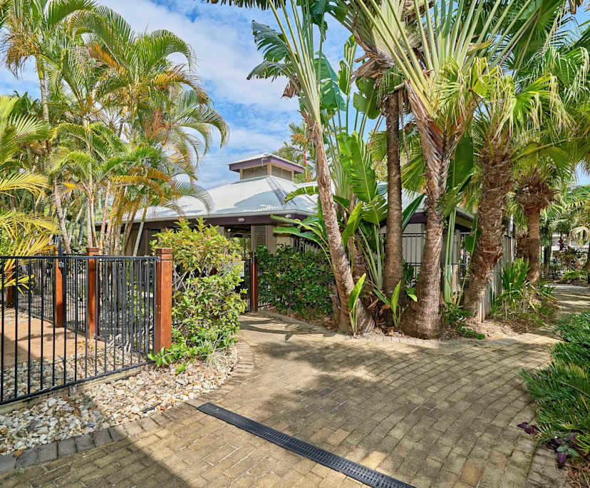 $650, Whole-property, 2 bathrooms, Trinity Beach QLD 4879